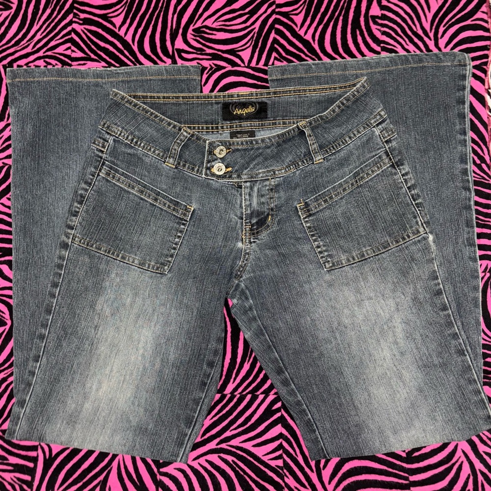 Jeans Y2K flair
